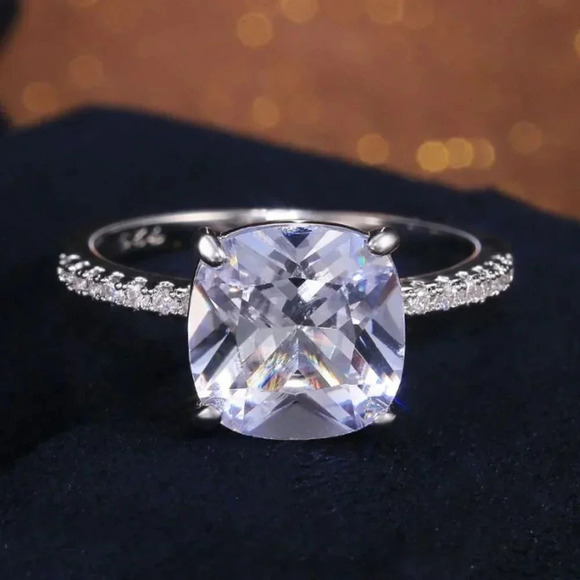 18K White Gold 4 Carat Solitaire Engagement Ring - Picture 2 of 10